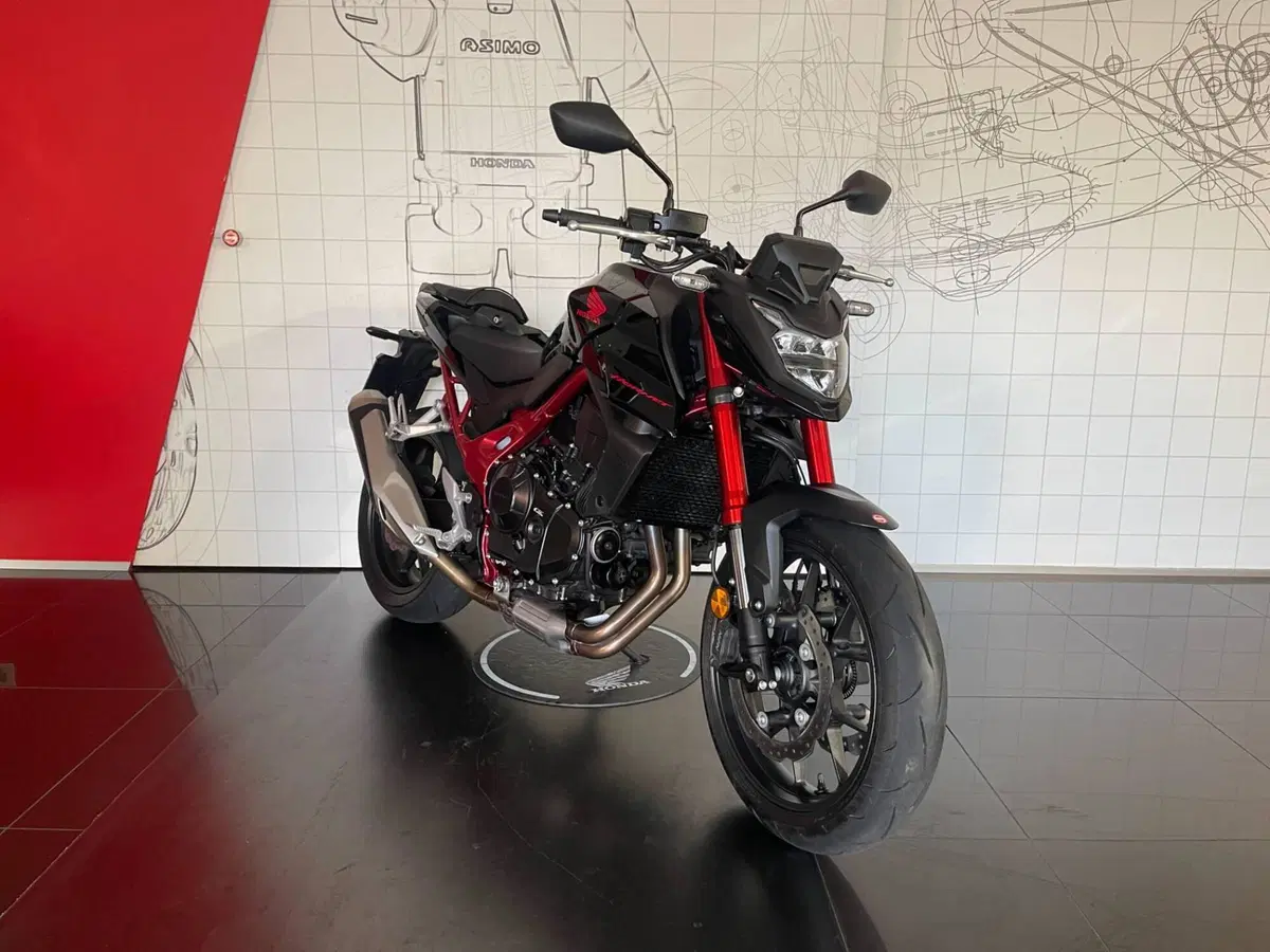 Honda CB 750 Hornet (2023 - 24) (3)