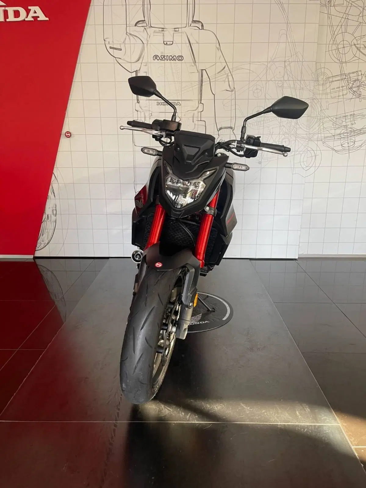 Honda CB 750 Hornet (2023 - 24) (4)