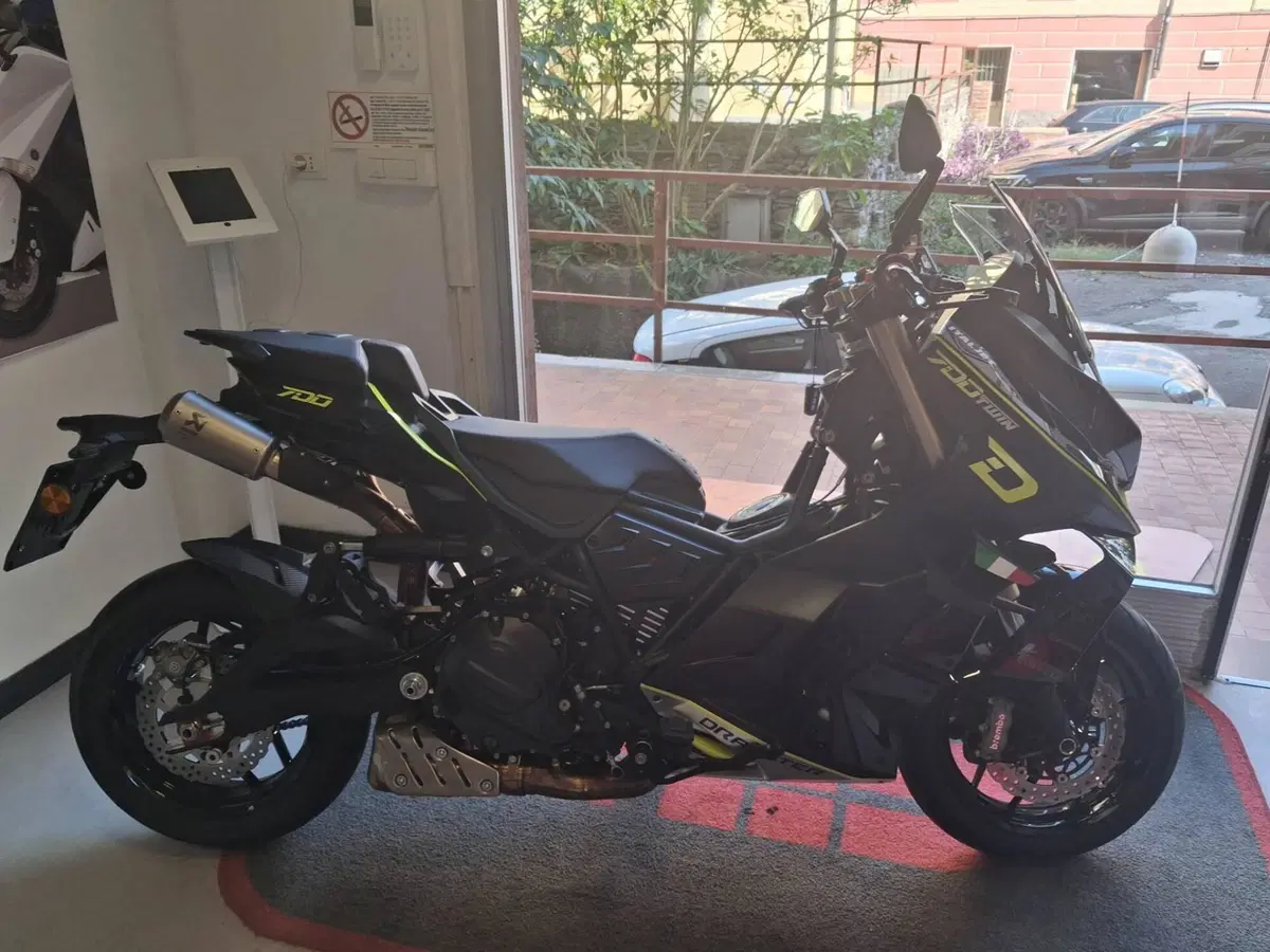 Italjet Moto Dragster 700 Twin (2024 - 25) (6)