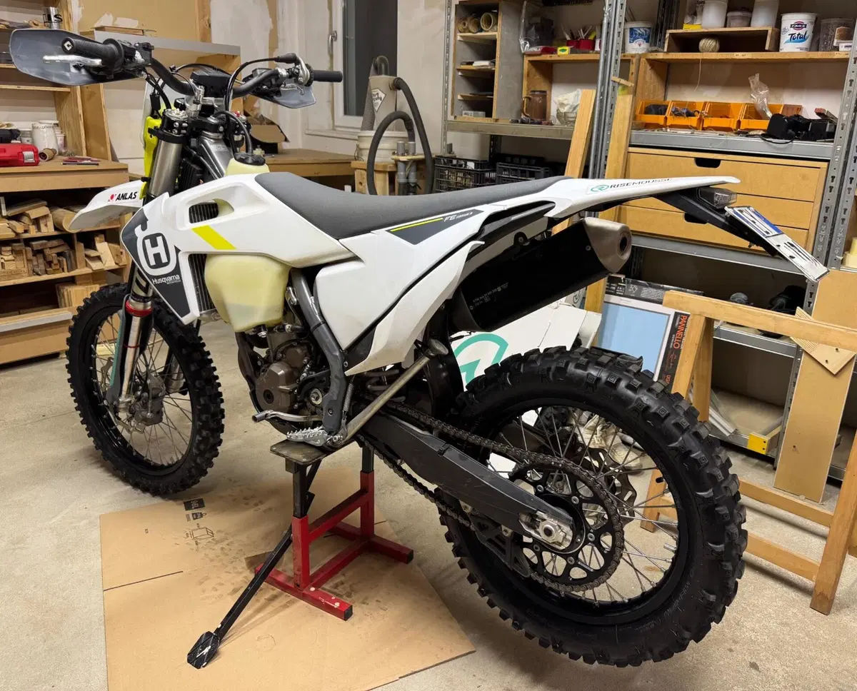 Husqvarna FE 350 (2022) (2)
