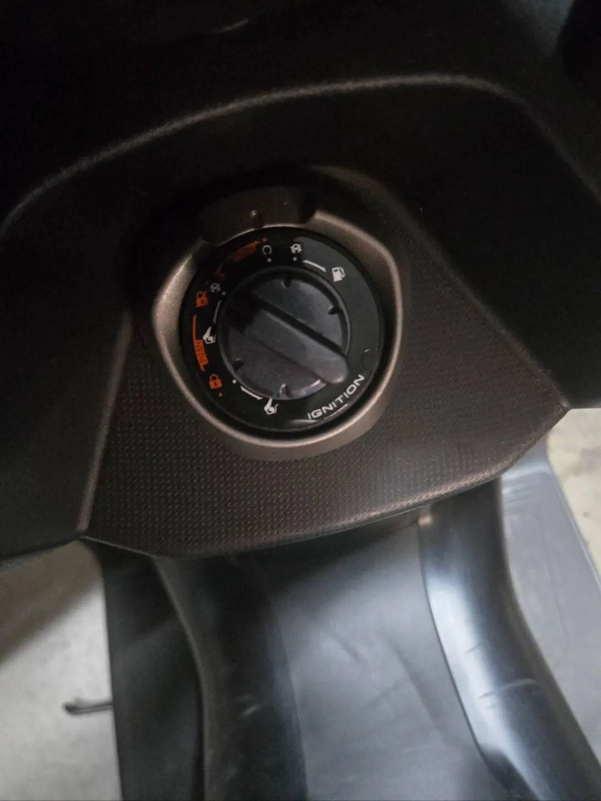 Kymco Xciting VS 400i (2023 - 26) (12)