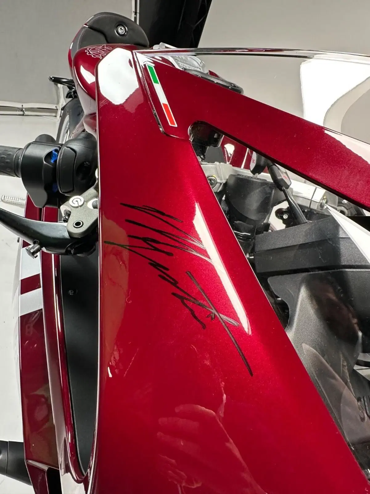 MV Agusta Superveloce 800 98 (2023 - 26) (7)