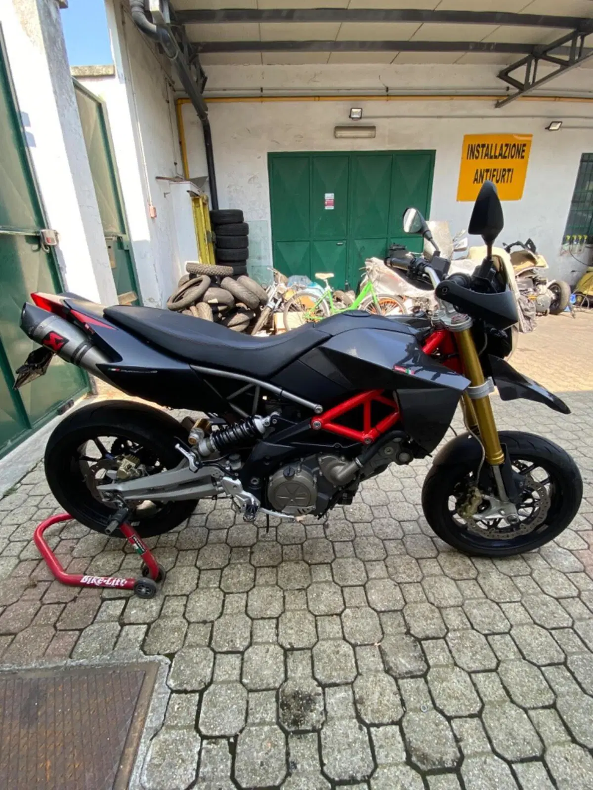 Aprilia Dorsoduro 750 Factory (2010 - 13) (3)