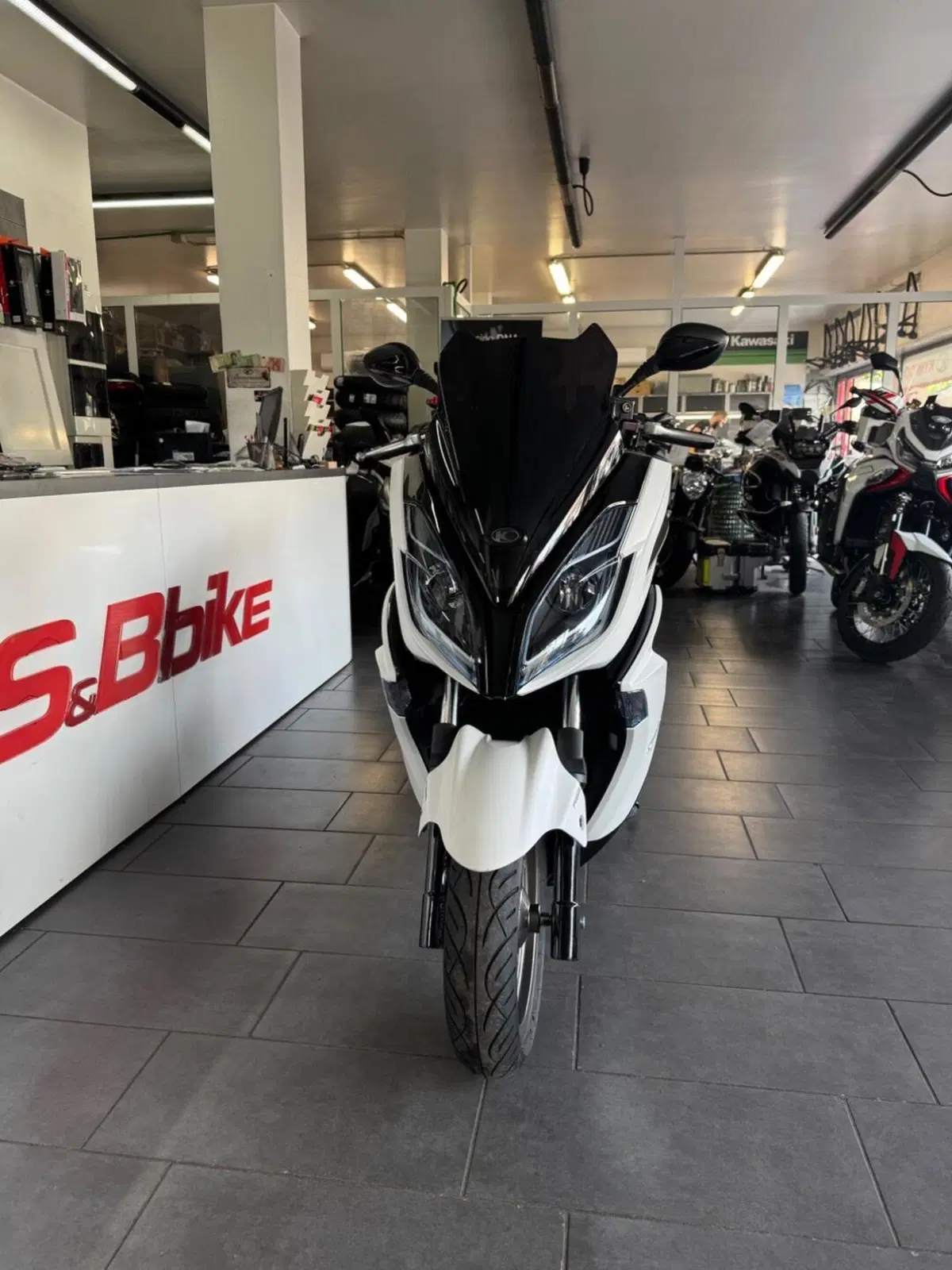 Kymco K-Xct 300i ABS (2012 - 17) (3)