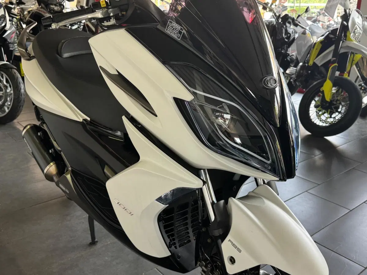 Kymco K-Xct 300i ABS (2012 - 17) (9)