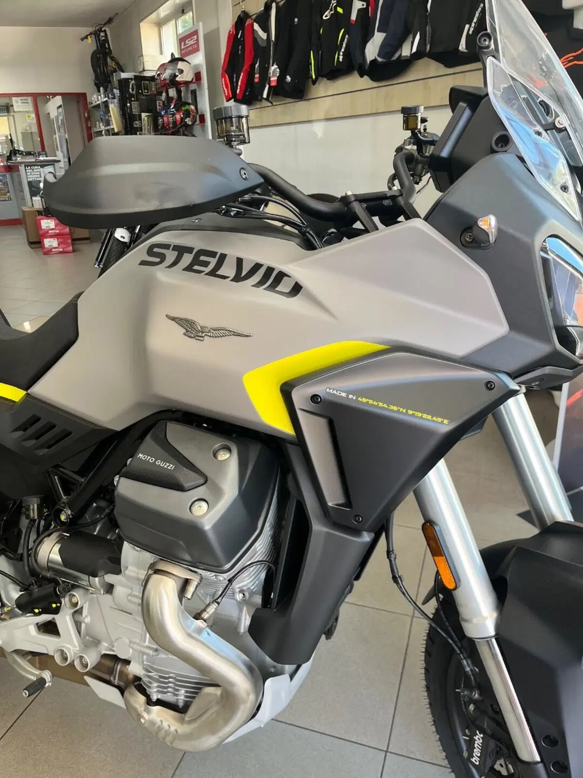 Moto Guzzi Stelvio (2024 - 26) (3)