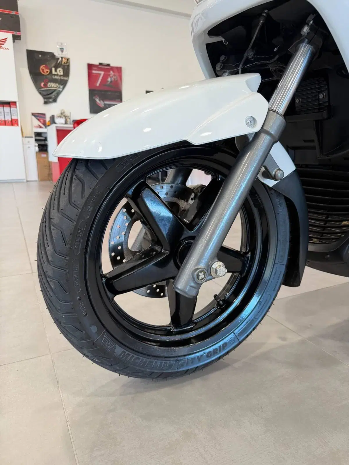 Yamaha X-Max 250 (2007 - 09) (10)