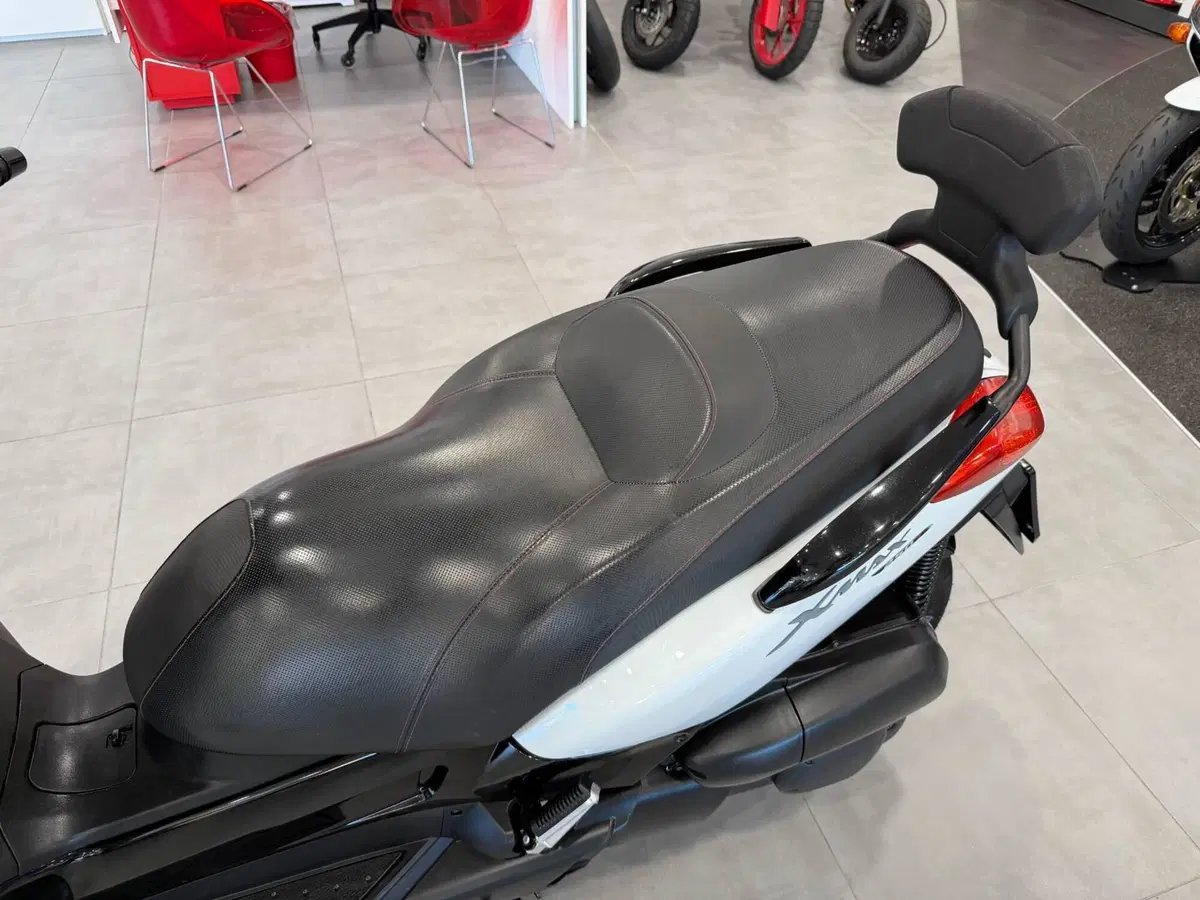 Yamaha X-Max 250 (2007 - 09) (9)