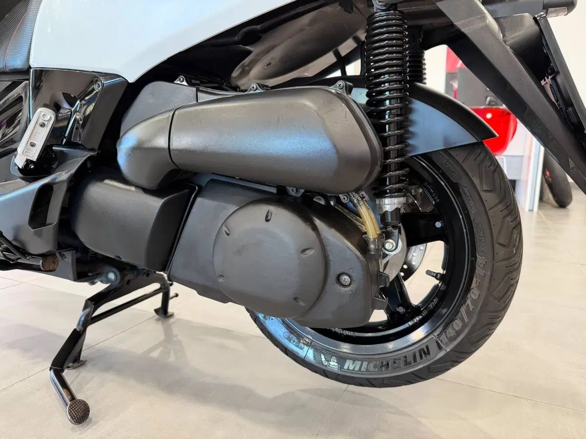 Yamaha X-Max 250 (2007 - 09) (11)