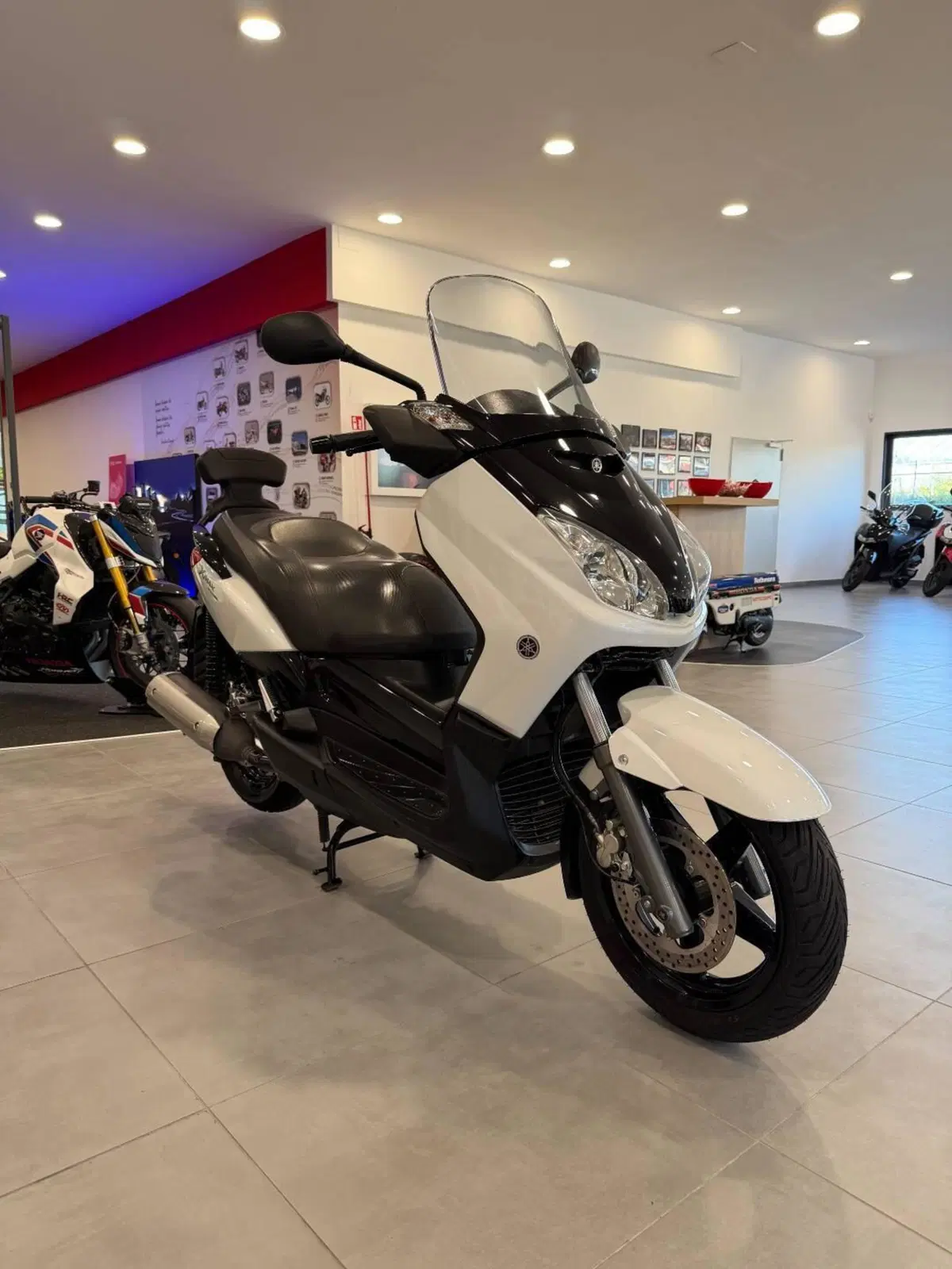 Yamaha X-Max 250 (2007 - 09) (5)