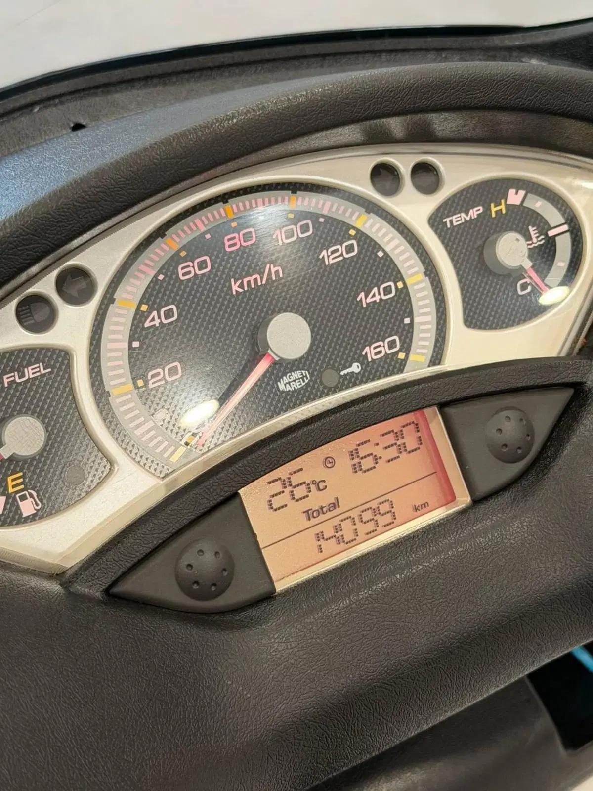 Yamaha X-Max 250 (2007 - 09) (14)
