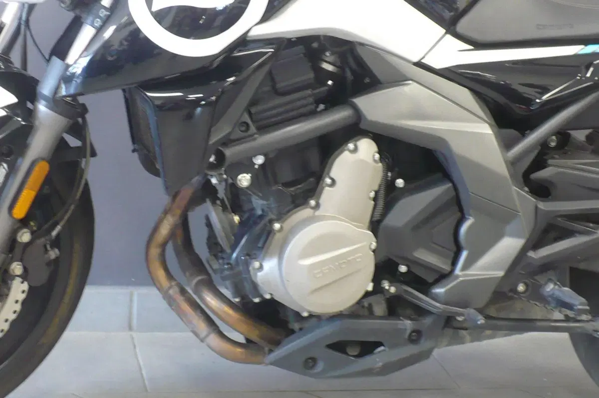 CFMOTO 650NK (2021 - 24) (7)