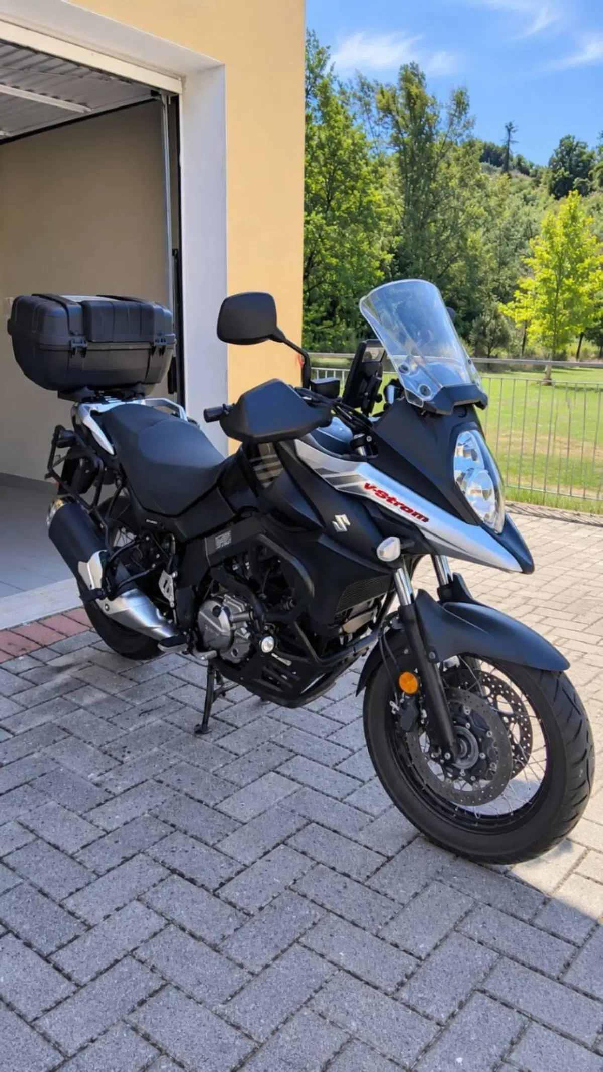 Suzuki V-Strom 650 ABS (2011 - 17) (2)
