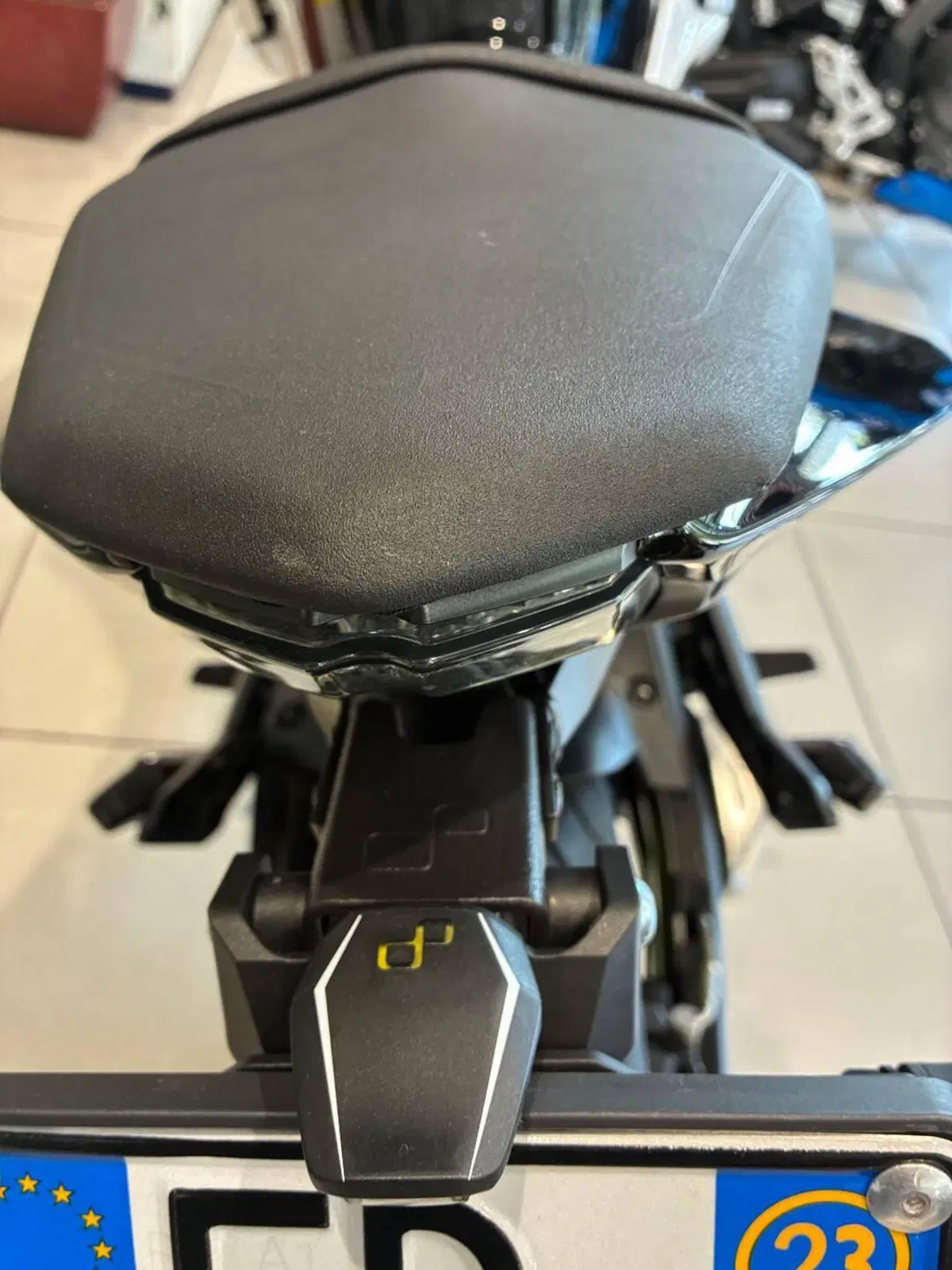 CFMOTO 650NK (2021 - 24) (8)