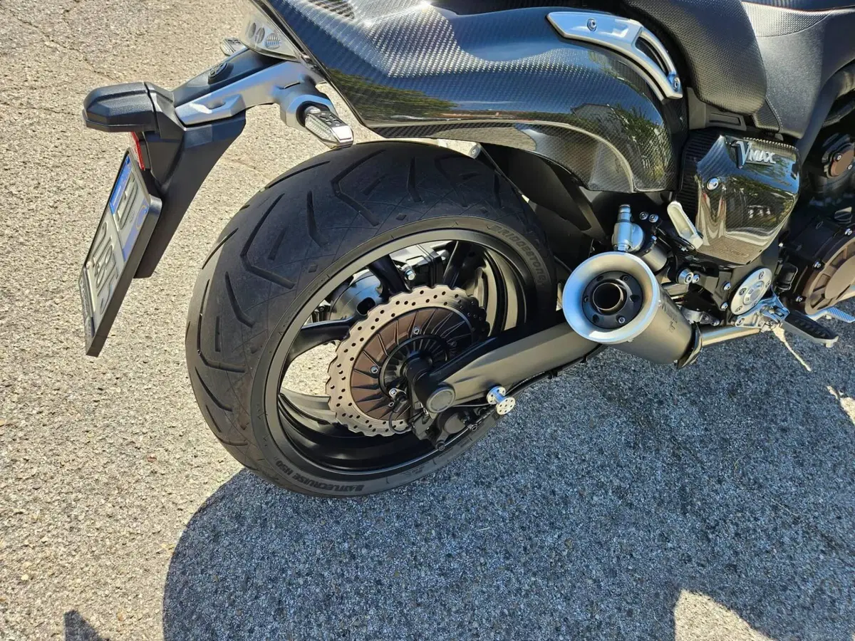 Yamaha VMAX Carbon (2015 - 16) (7)