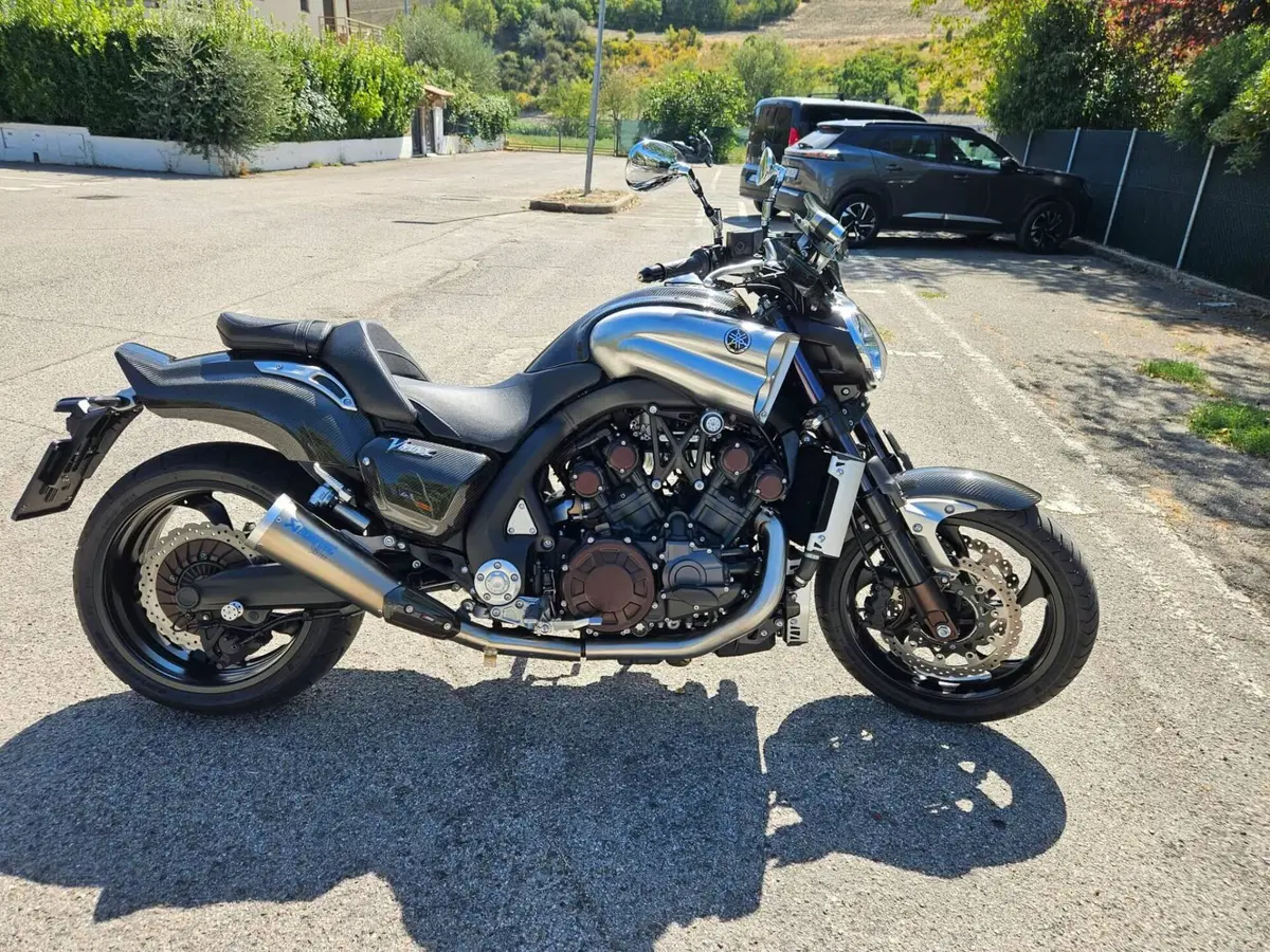 Yamaha VMAX Carbon (2015 - 16)