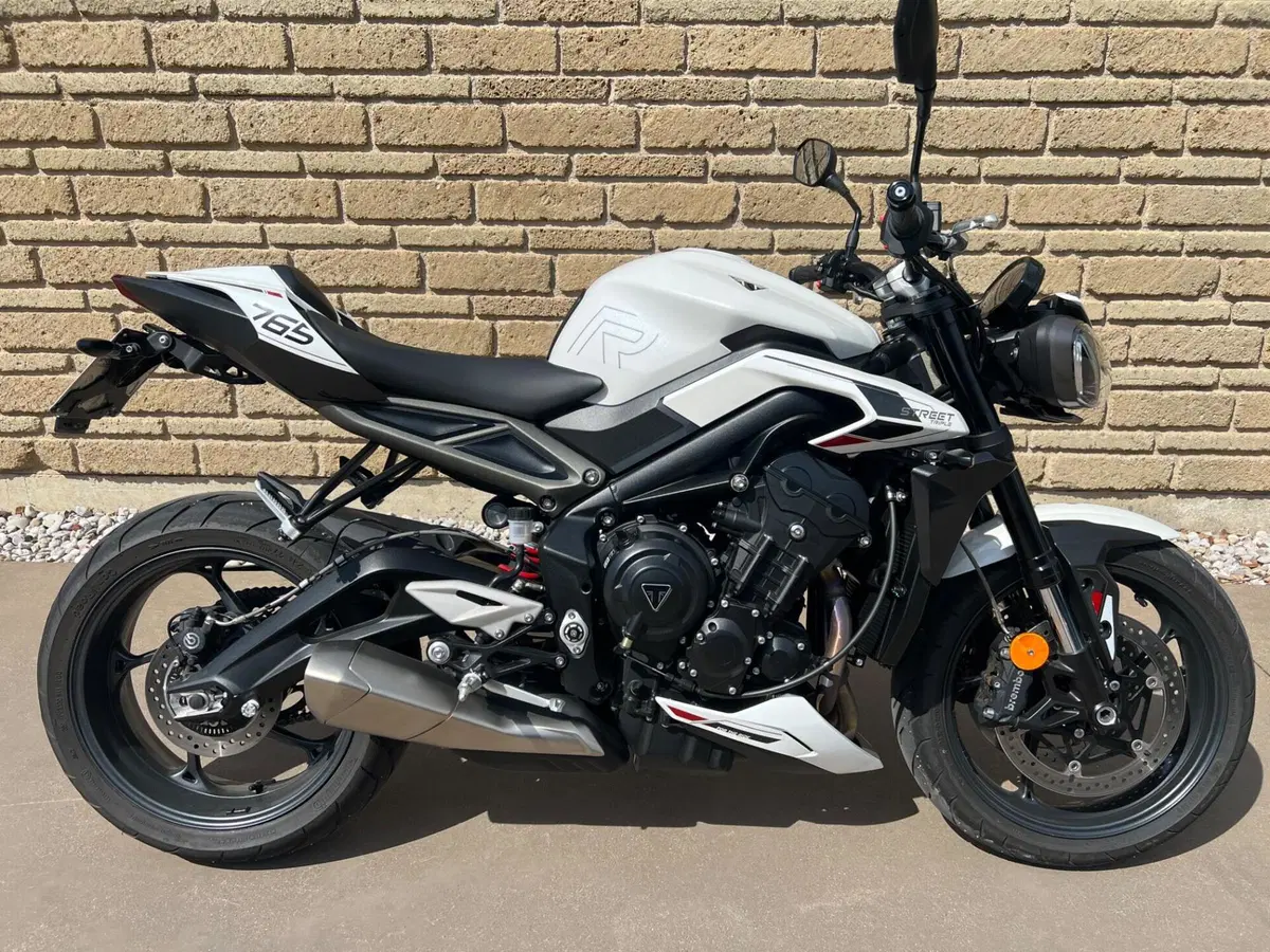 Triumph Street Triple 765 R (2023 - 26) (7)
