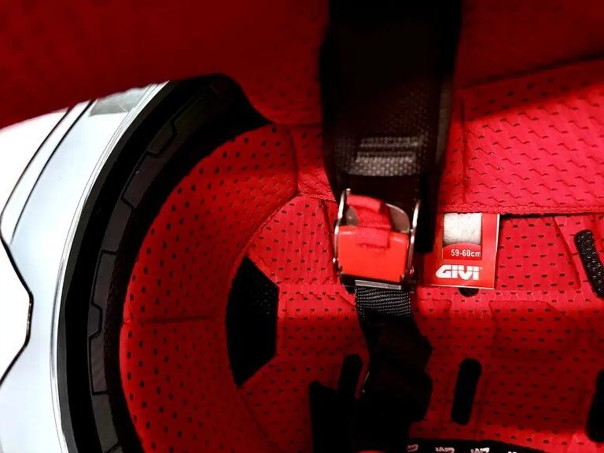 GIVI 50.9 Sport, casco integrale nero opaco, tagli (7)