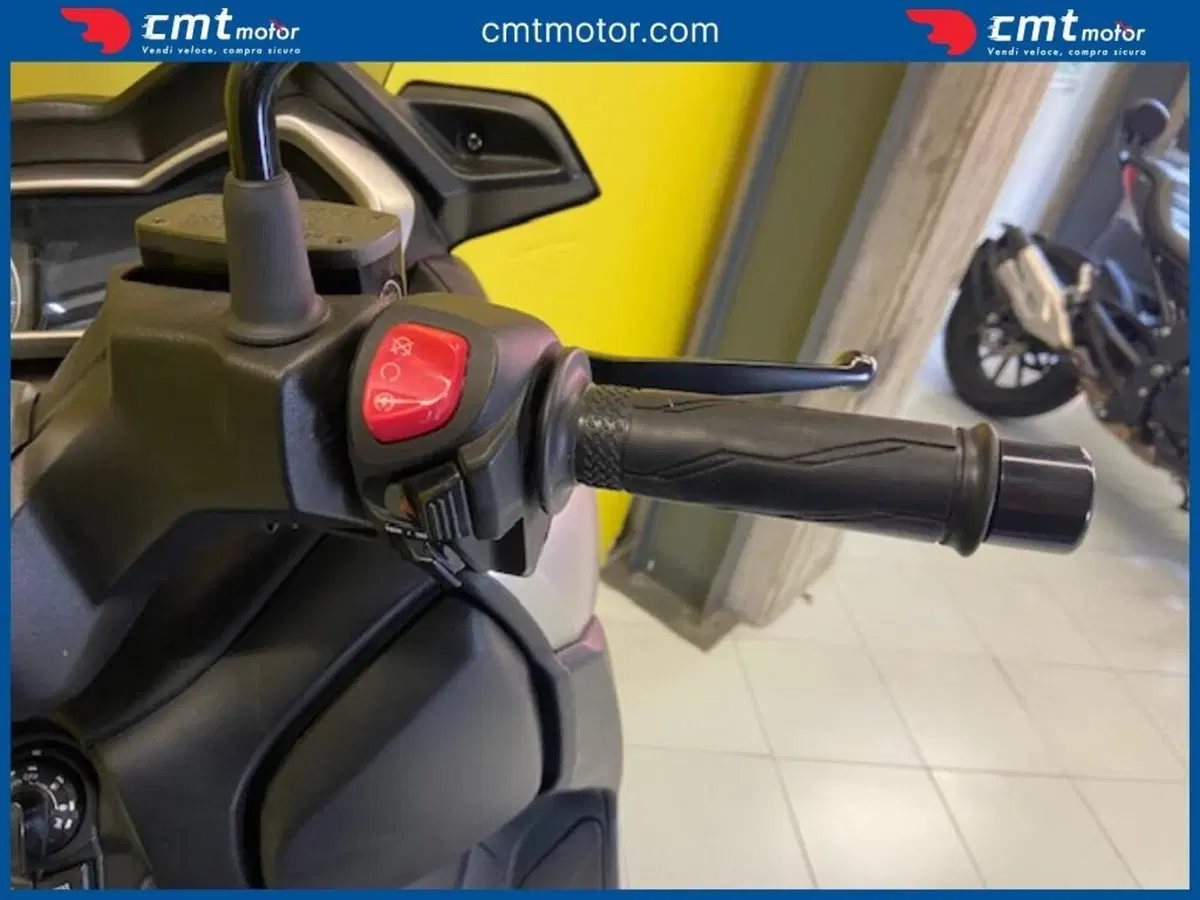 Yamaha X-Max 400 ABS (2017 - 20) (13)