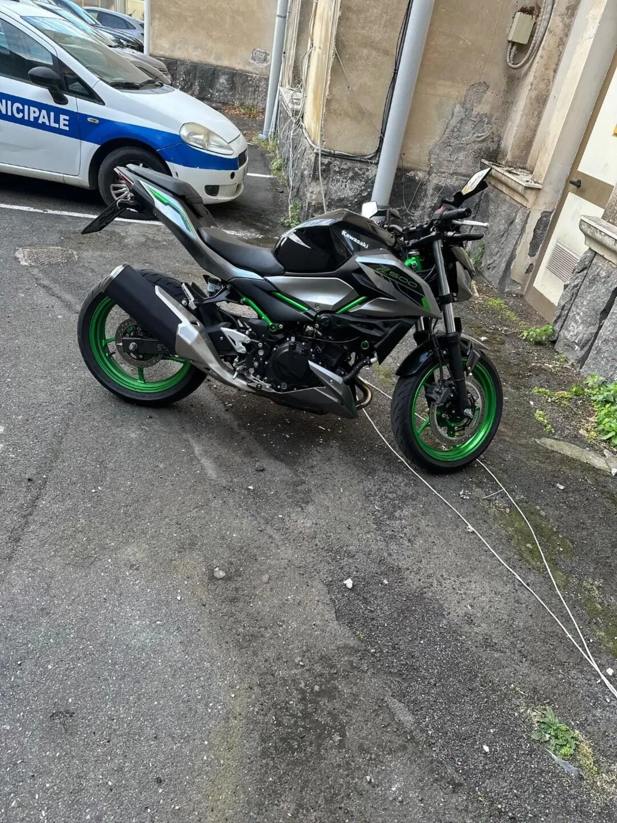 Kawasaki Z 500 SE (2024 - 26) (5)