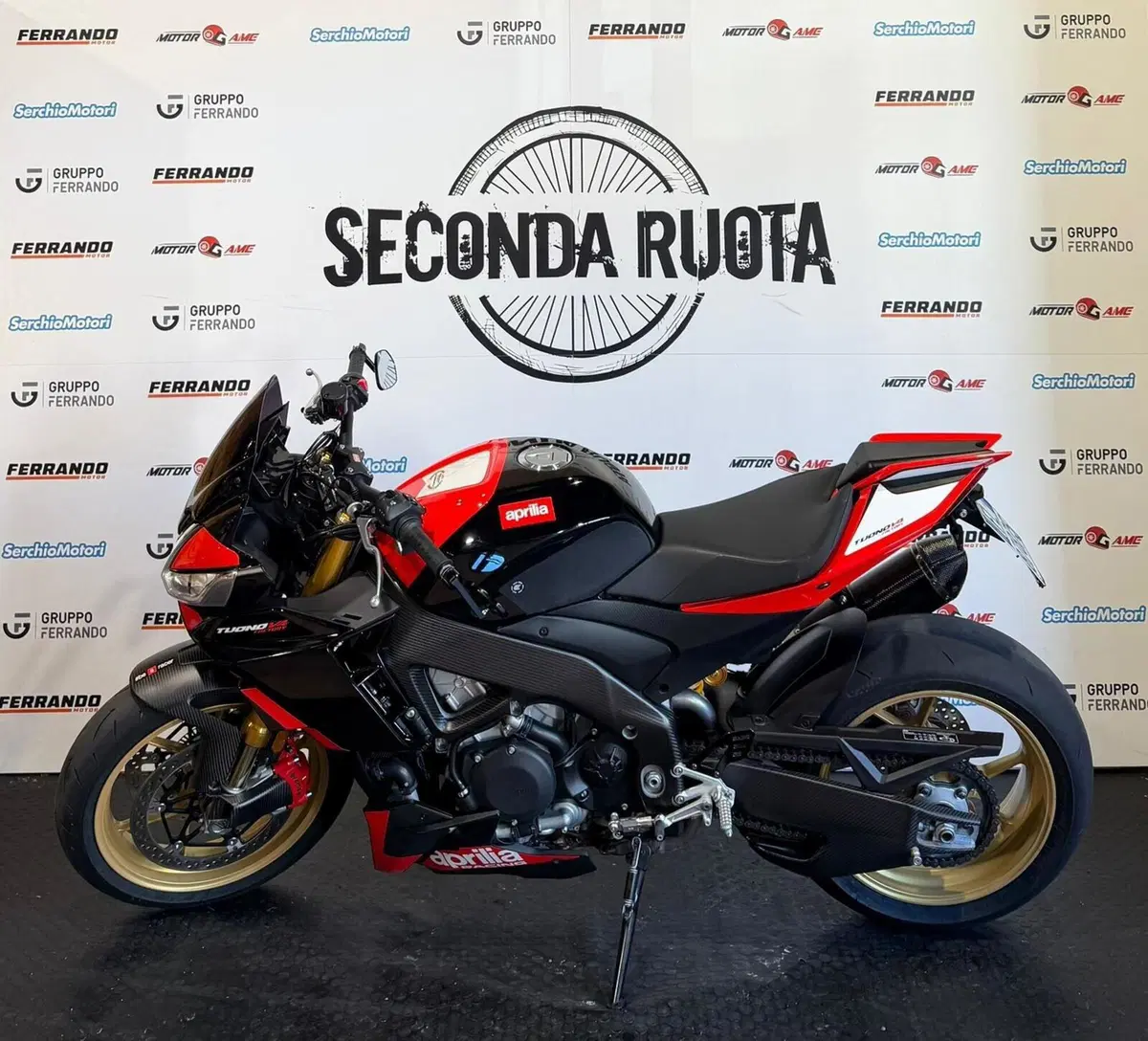 Aprilia Tuono V4 Factory SE-09 SBK (2024) (2)