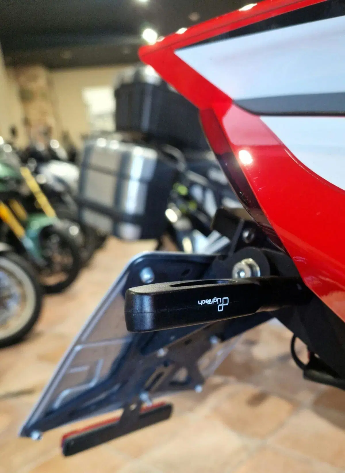 Aprilia Tuono V4 Factory SE-09 SBK (2024) (6)