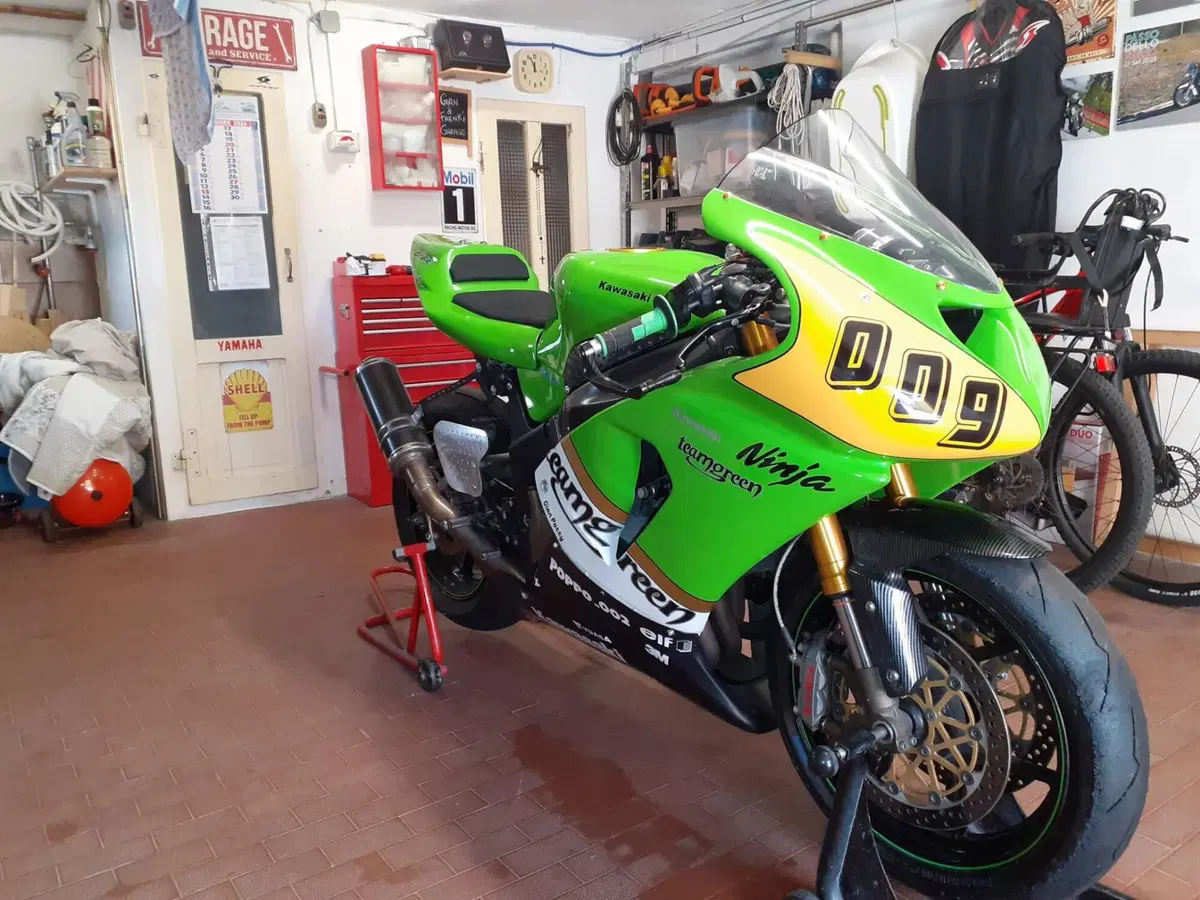 Kawasaki Ninja 636 ZX-6R (2005 - 06) (9)