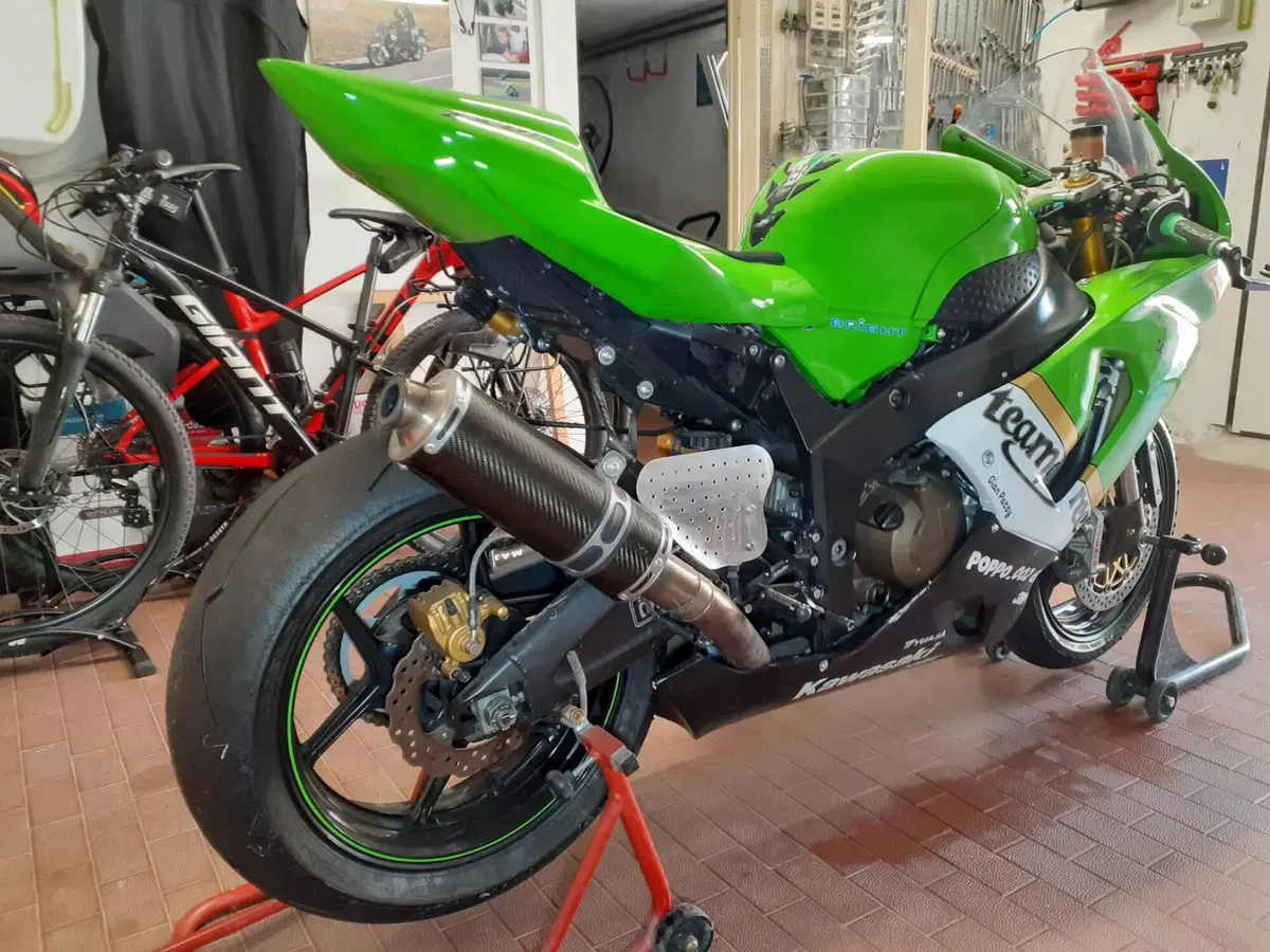 Kawasaki Ninja 636 ZX-6R (2005 - 06) (11)