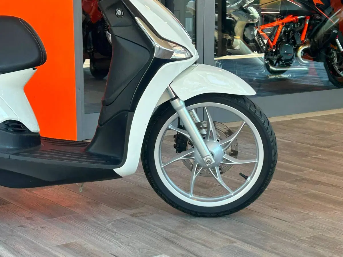 Piaggio Liberty 125 (2025 - 26) (2)