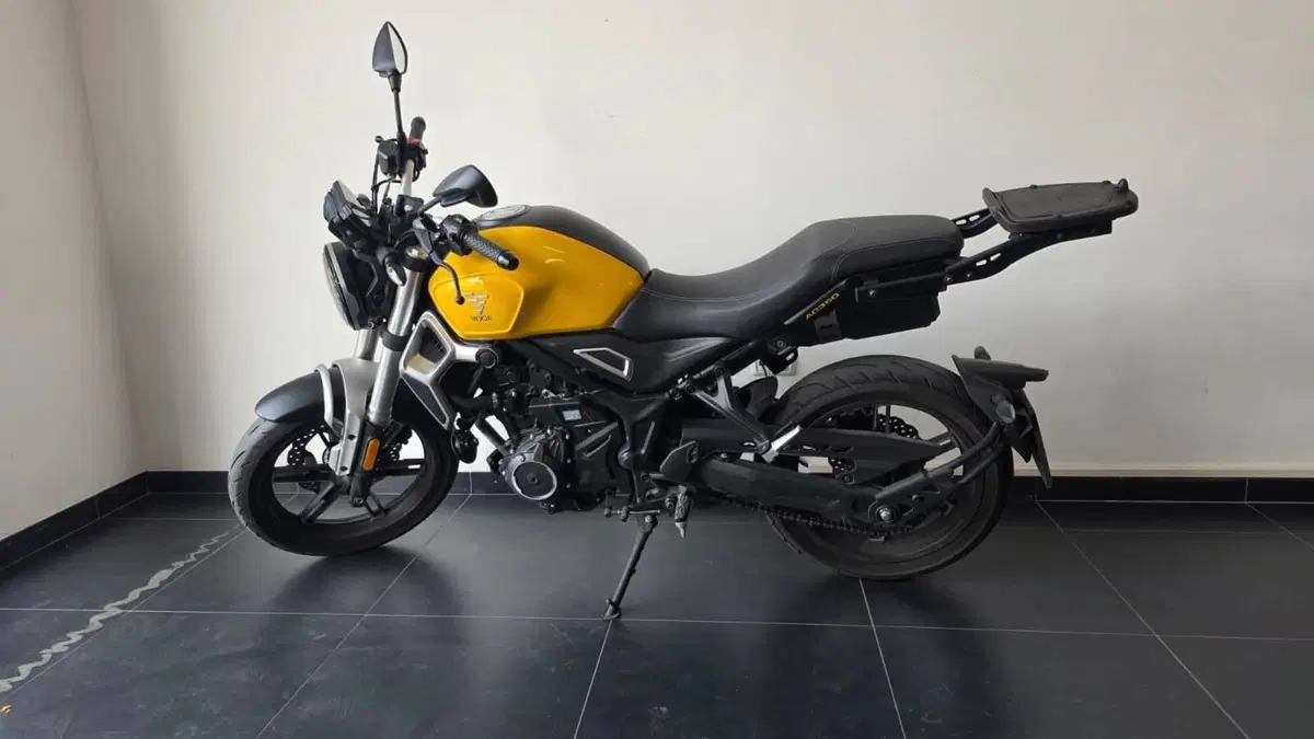 Voge Trofeo 350AC (2022 - 26) (2)
