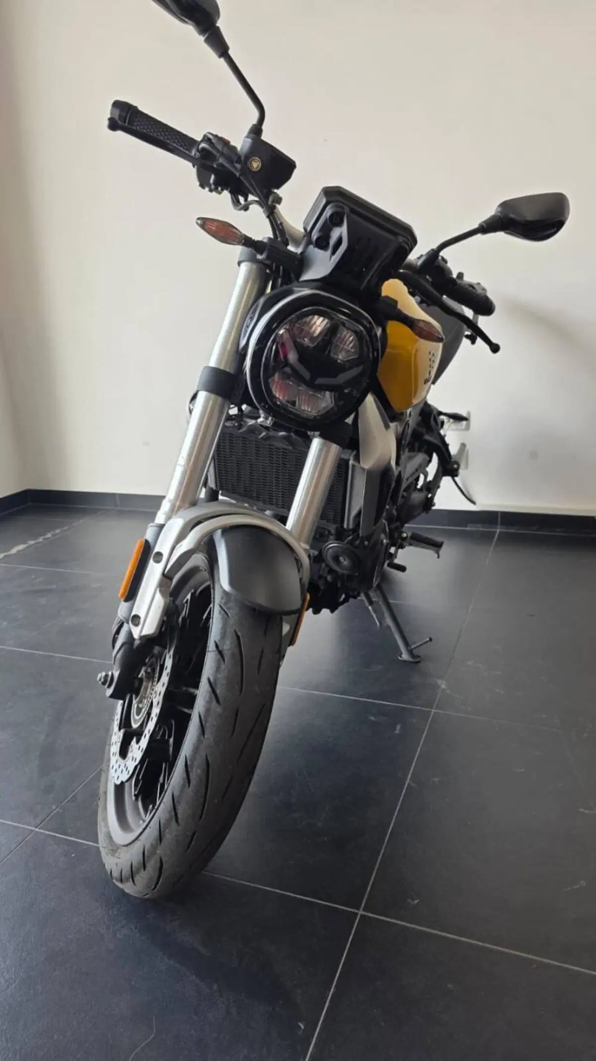 Voge Trofeo 350AC (2022 - 26) (3)