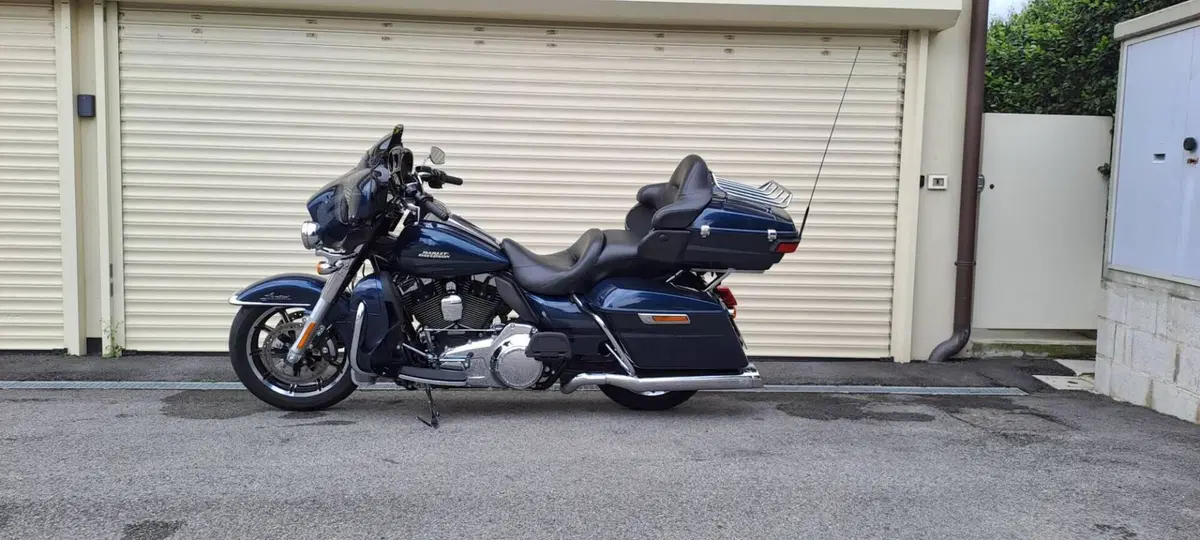 Harley-Davidson 1690 Electra Glide Ultra Limited (2016) - FLHTK (7)