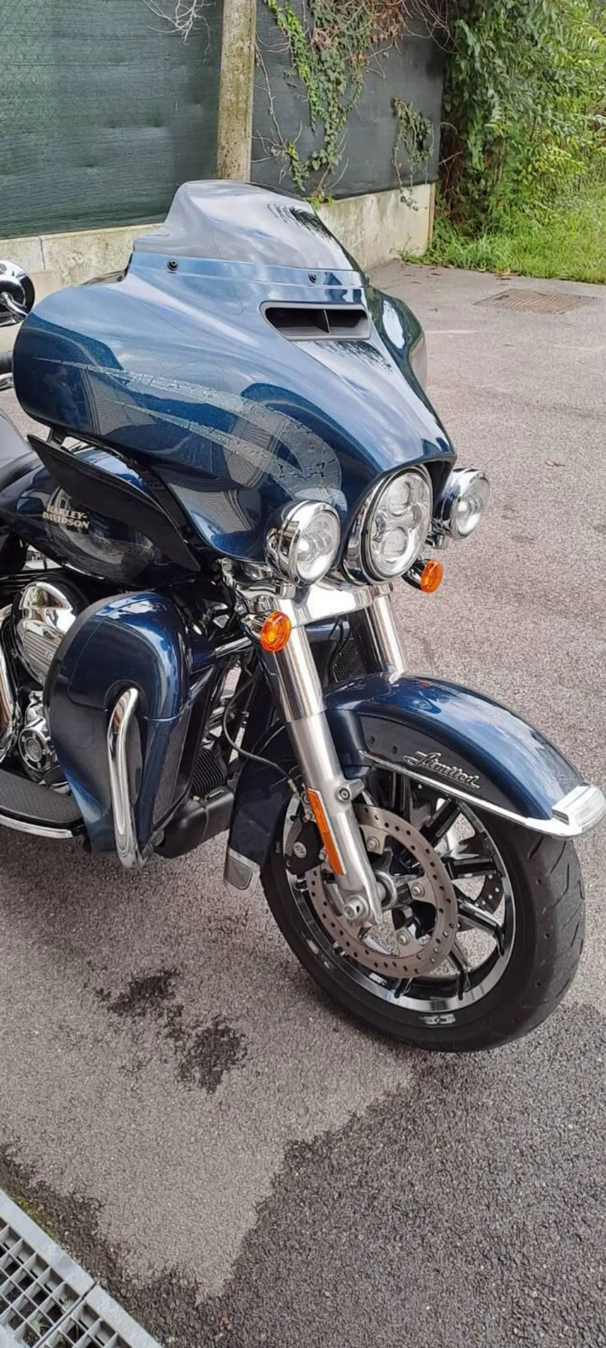 Harley-Davidson 1690 Electra Glide Ultra Limited (2016) - FLHTK (9)