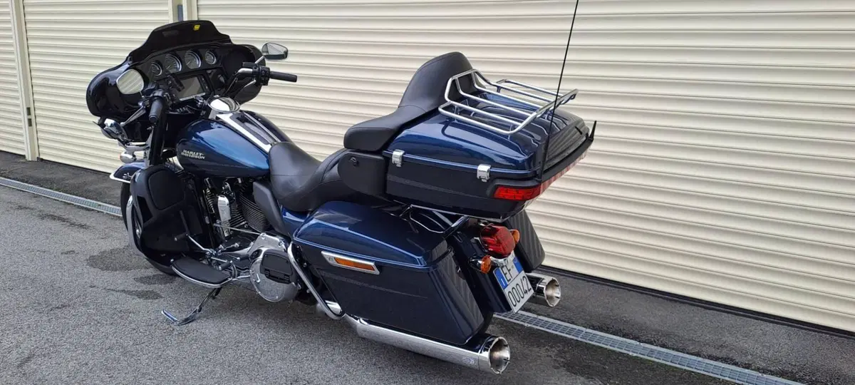 Harley-Davidson 1690 Electra Glide Ultra Limited (2016) - FLHTK (11)