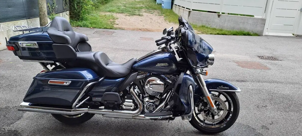 Harley-Davidson 1690 Electra Glide Ultra Limited (2016) - FLHTK (12)