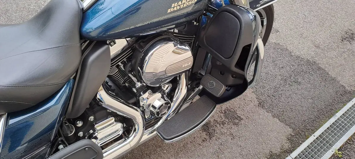 Harley-Davidson 1690 Electra Glide Ultra Limited (2016) - FLHTK (13)