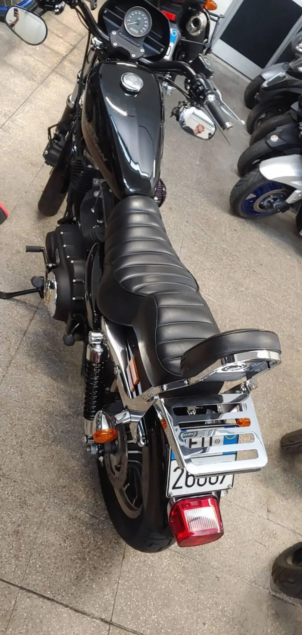 Harley-Davidson 883 R (2008 - 16) - XL 883R (2)