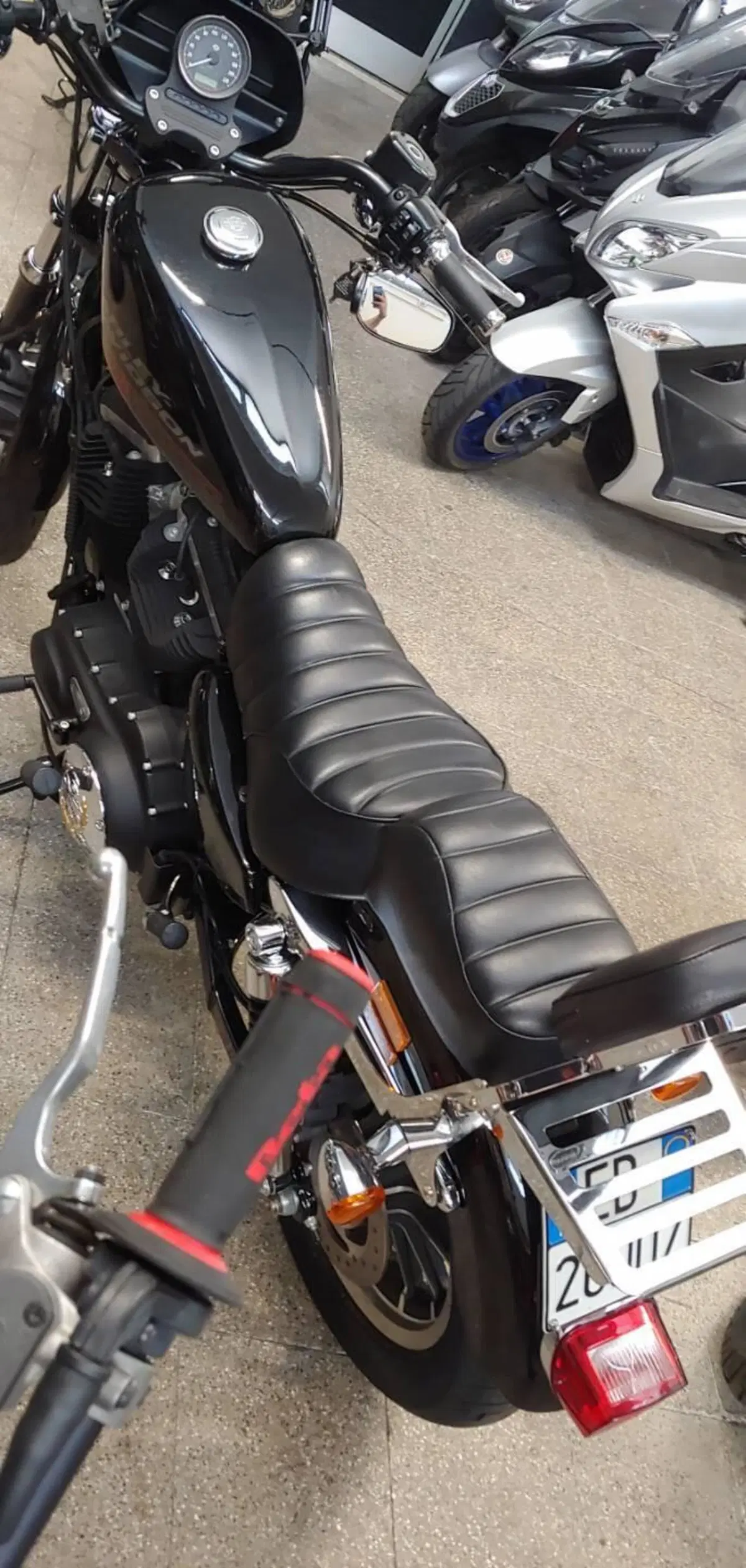 Harley-Davidson 883 R (2008 - 16) - XL 883R (3)