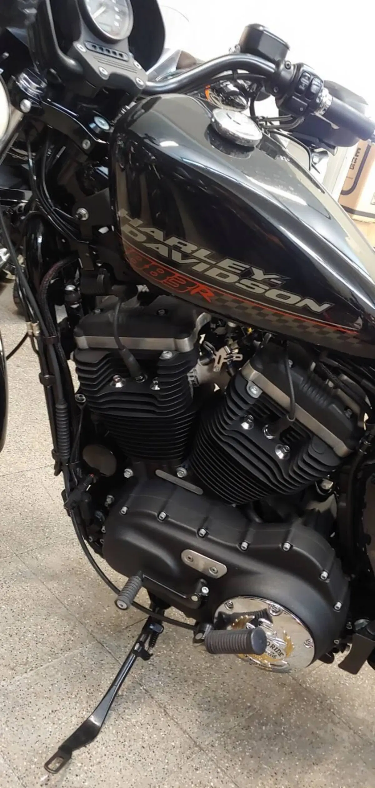 Harley-Davidson 883 R (2008 - 16) - XL 883R (4)