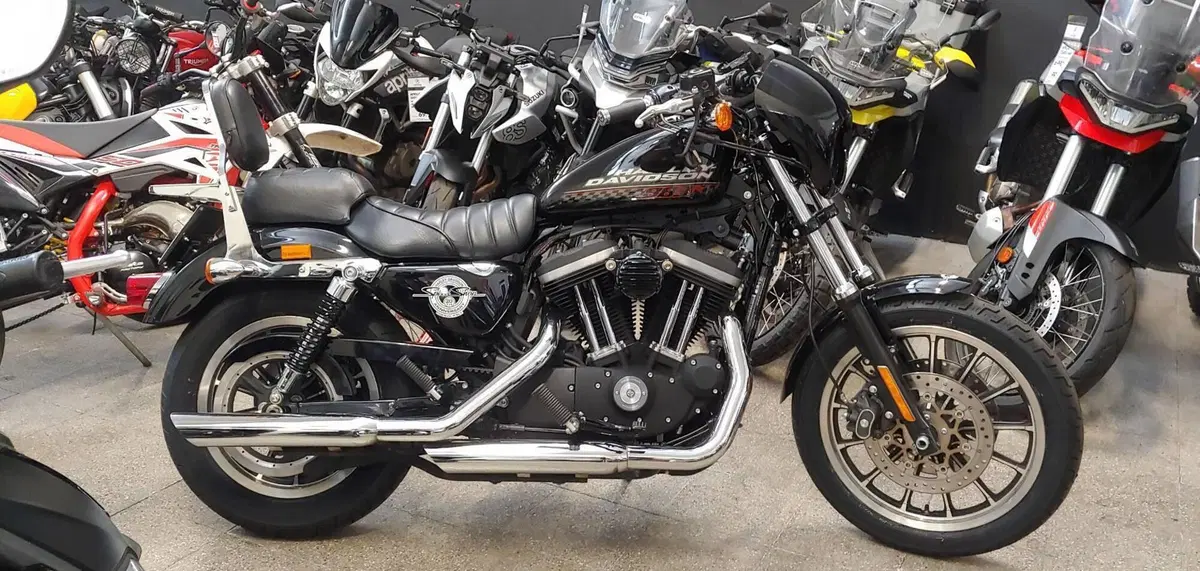 Harley-Davidson 883 R (2008 - 16) - XL 883R (10)
