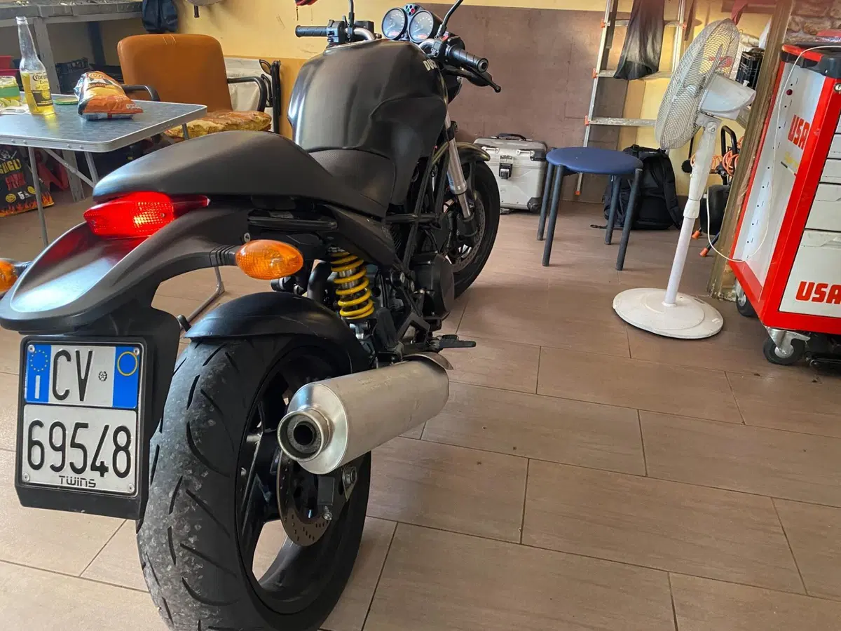 Ducati Monster 695 (2006 - 08) (4)