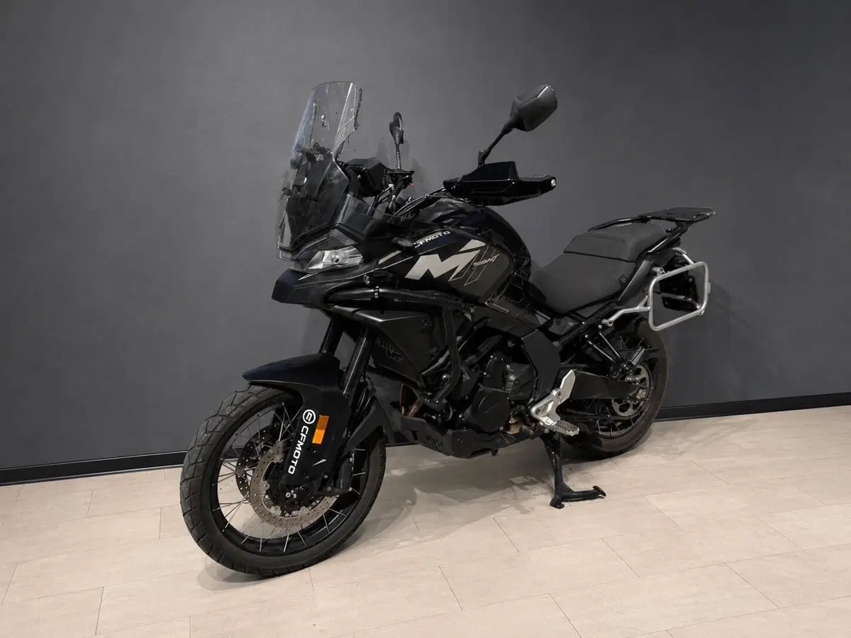 CFMOTO 700MT Adventure (2025 - 26)