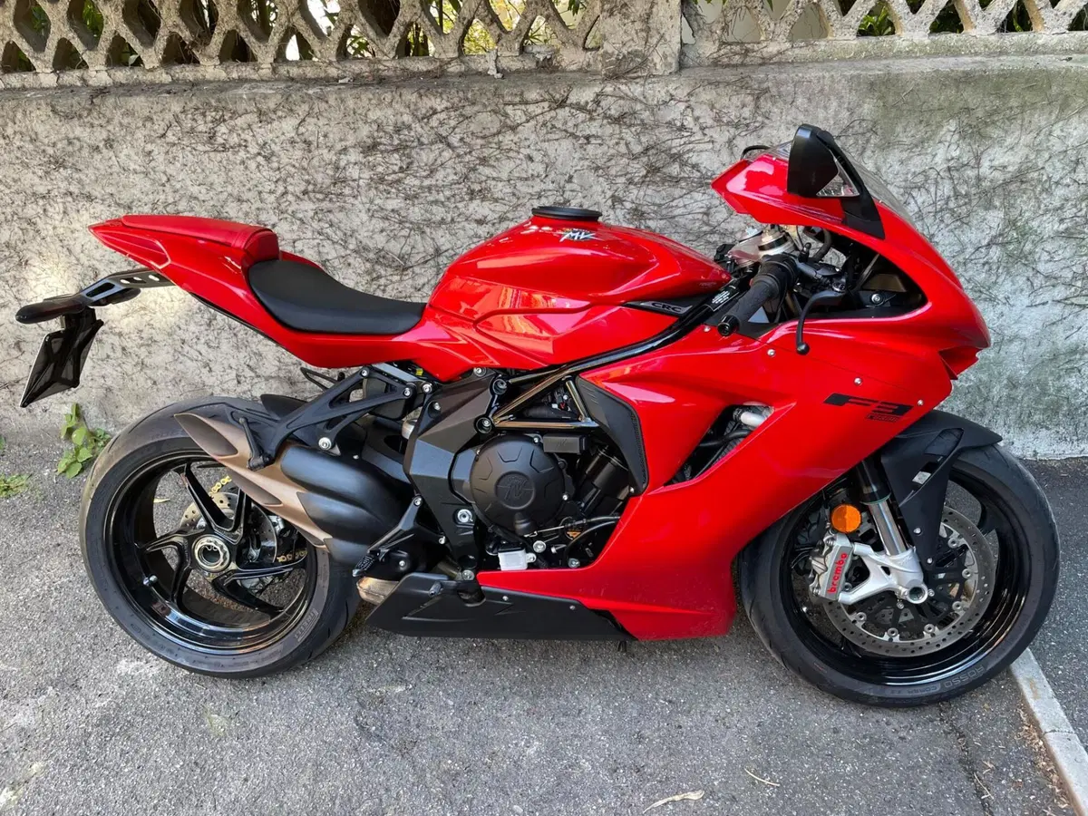MV Agusta F3 800 Rosso (2021 - 23) (2)