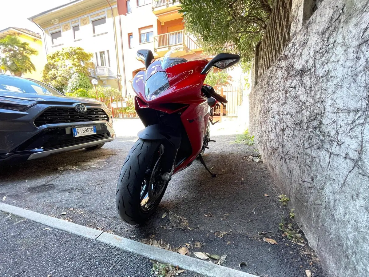 MV Agusta F3 800 Rosso (2021 - 23) (6)