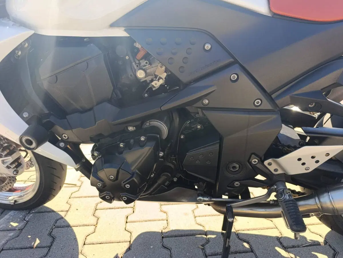 Kawasaki Z 1000 (2007 - 09) (8)