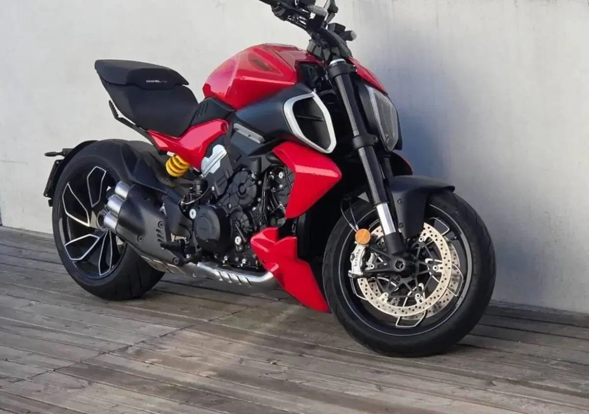 Ducati Diavel V4 (2023 - 26)
