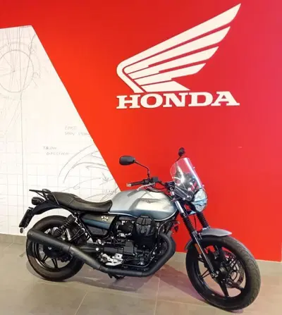 Moto Guzzi V7 Stone (2021 - 24) usata