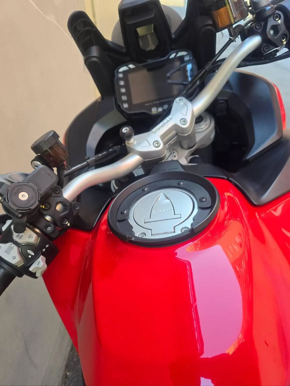 Ducati Multistrada V2 S (2022 - 24) (10)