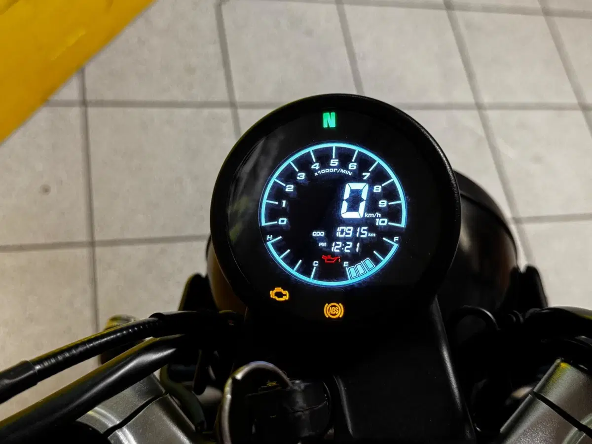 Brixton Motorcycles Crossfire 500 (2021 - 25) (2)