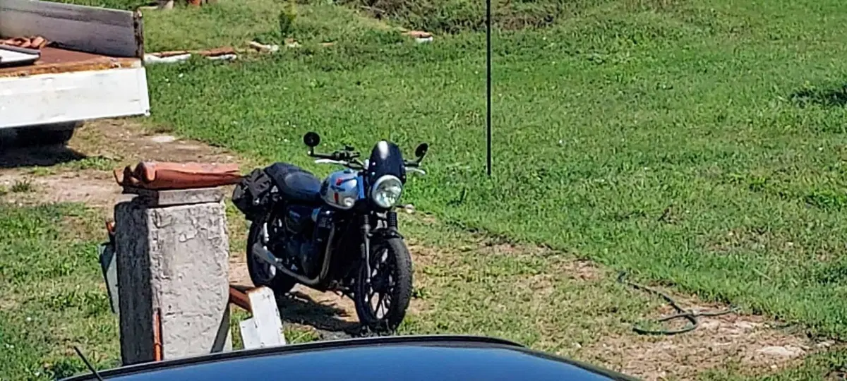 Triumph Street Twin 900 (2016)